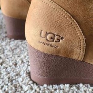 UGG Jeovana Chesnut Boots- Sz 8.5